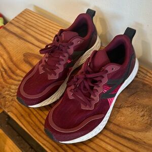 (WMNS) New Balance Fresh Foam Tempo Low-Top Red WTMPOMP